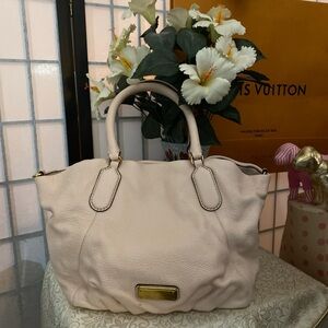 Marc Jacobs L Dual Handles: Pink Pebbled Hobo Bag Purse-Roomy & Superb Quality